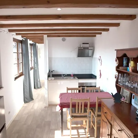 Travel Homes - Tanneur 7, Just Next To Little Venice Apartment *